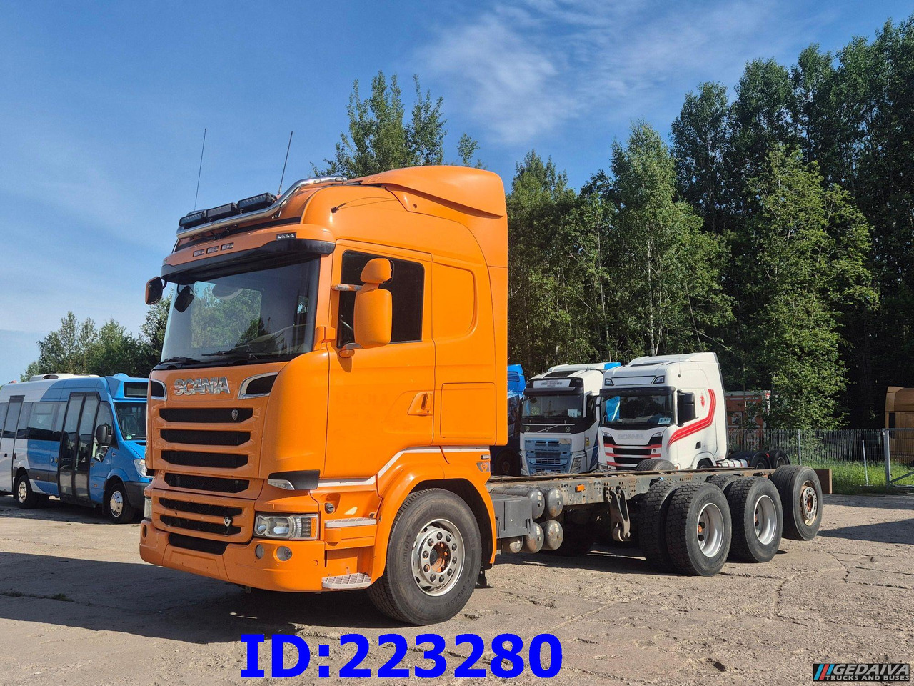 SCANIA R580 V8 8X4 Retarder (Steering axle) - Caminhão chassi: foto 1 SCANIA R580 V8 8X4 Retarder (Steering axle) - Caminhão chassi: foto 1
