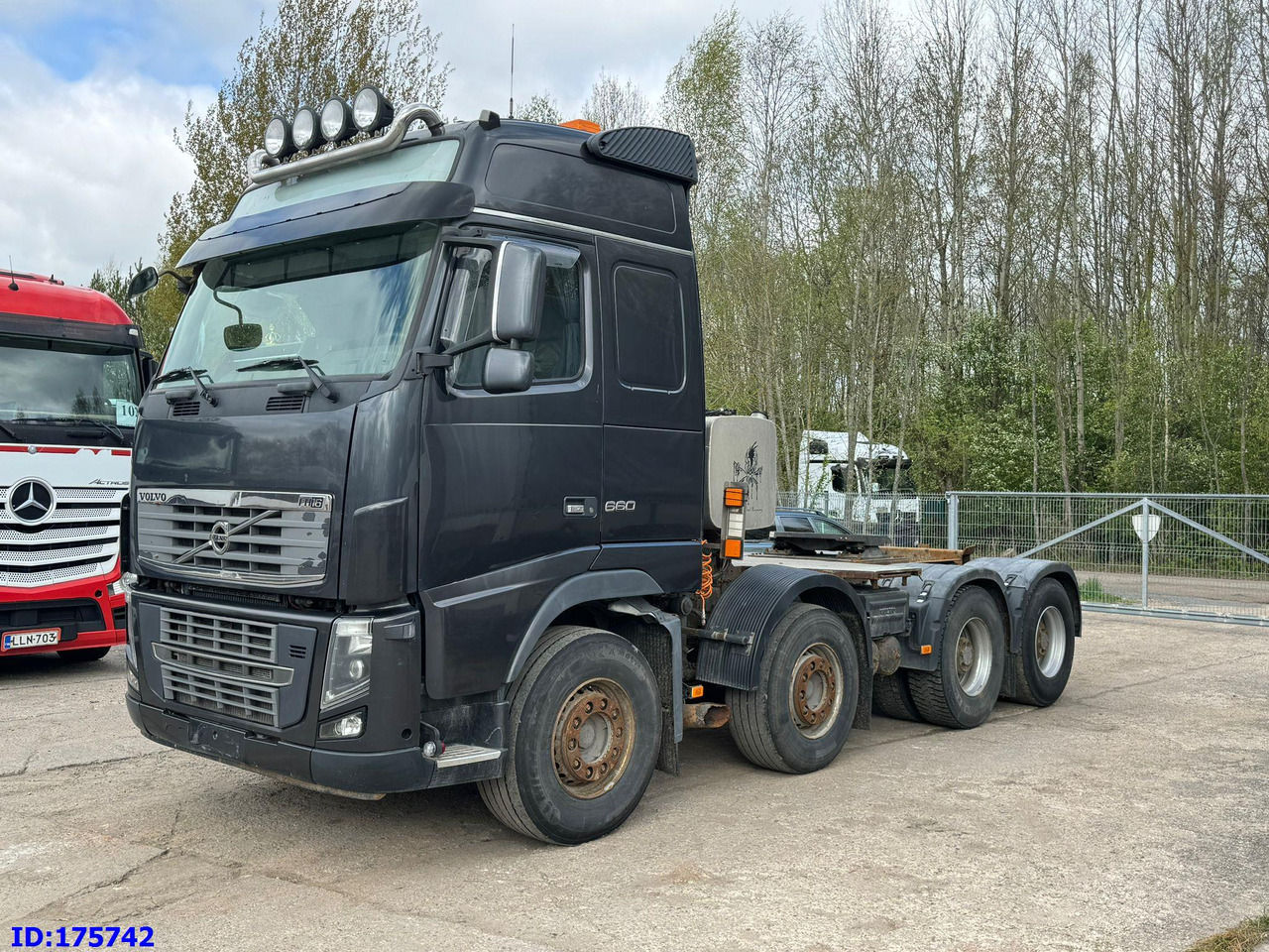 VOLVO FH16 660HP 8x4 - Tractor: foto 1 VOLVO FH16 660HP 8x4 - Tractor: foto 1