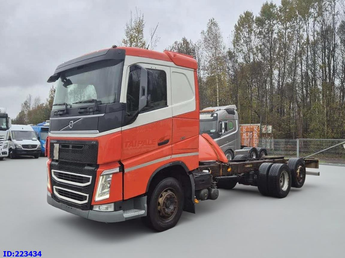 VOLVO FH13 500HP 6x2 - Caminhão chassi: foto 1 VOLVO FH13 500HP 6x2 - Caminhão chassi: foto 1