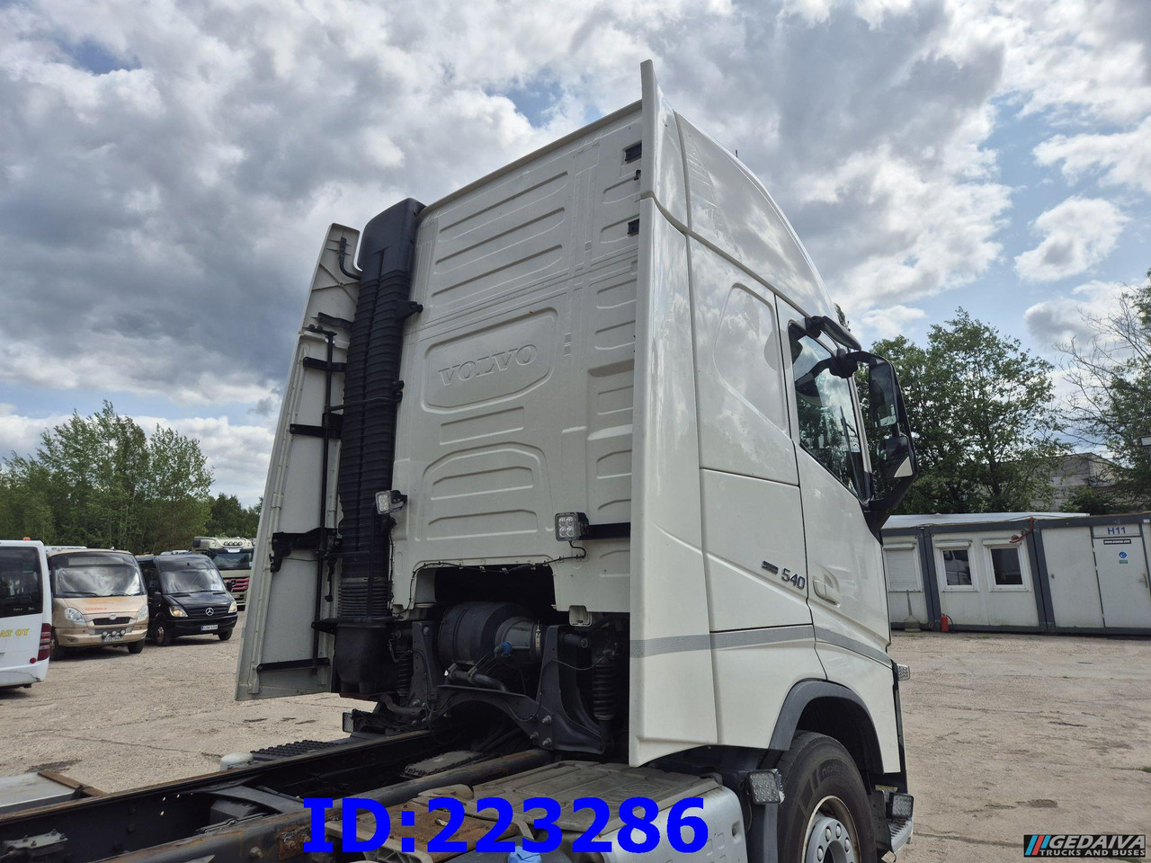 VOLVO FH13 540HP 6x2 (10 tyre) Euro6 - Caminhão chassi: foto 5 VOLVO FH13 540HP 6x2 (10 tyre) Euro6 - Caminhão chassi: foto 5