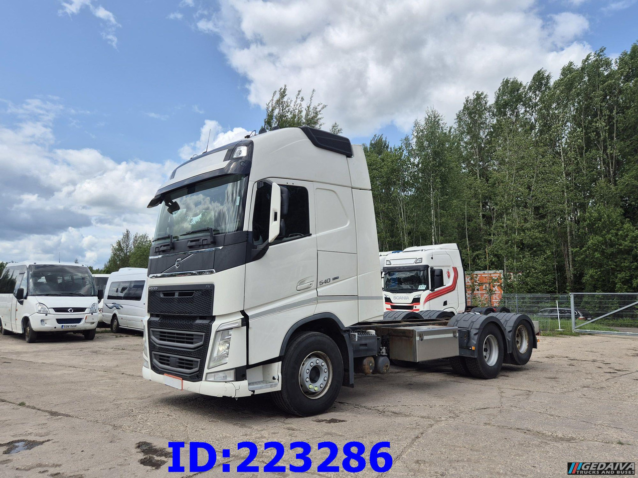 VOLVO FH13 540HP 6x2 (10 tyre) Euro6 - Caminhão chassi: foto 1 VOLVO FH13 540HP 6x2 (10 tyre) Euro6 - Caminhão chassi: foto 1