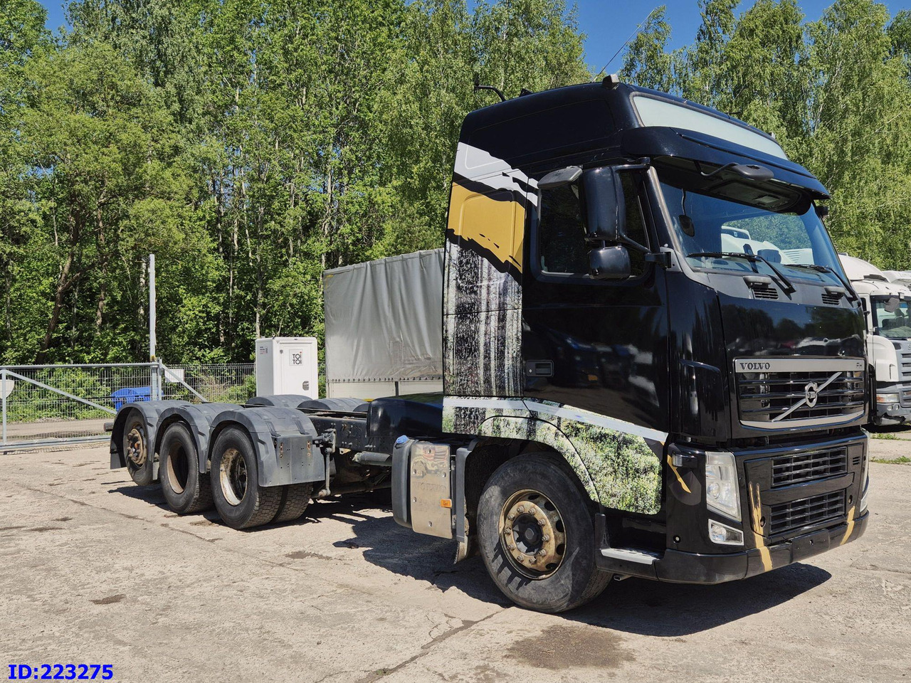 VOLVO FH13 540HP 8X4 (Steering axle) RETARDER - Caminhão chassi: foto 4 VOLVO FH13 540HP 8X4 (Steering axle) RETARDER - Caminhão chassi: foto 4