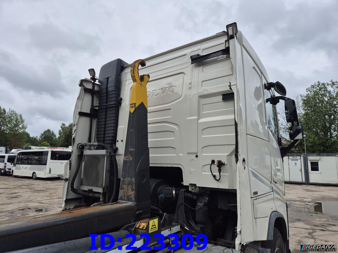 VOLVO FH13 540HP 8x2 Hook lift (2axles steering - 2 axles lifting) - Caminhão polibenne: foto 5 VOLVO FH13 540HP 8x2 Hook lift (2axles steering - 2 axles lifting) - Caminhão polibenne: foto 5