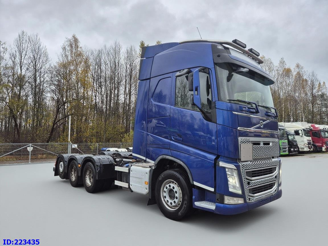 VOLVO FH13 540HP 8x4 (steering axle) - Caminhão chassi: foto 4 VOLVO FH13 540HP 8x4 (steering axle) - Caminhão chassi: foto 4