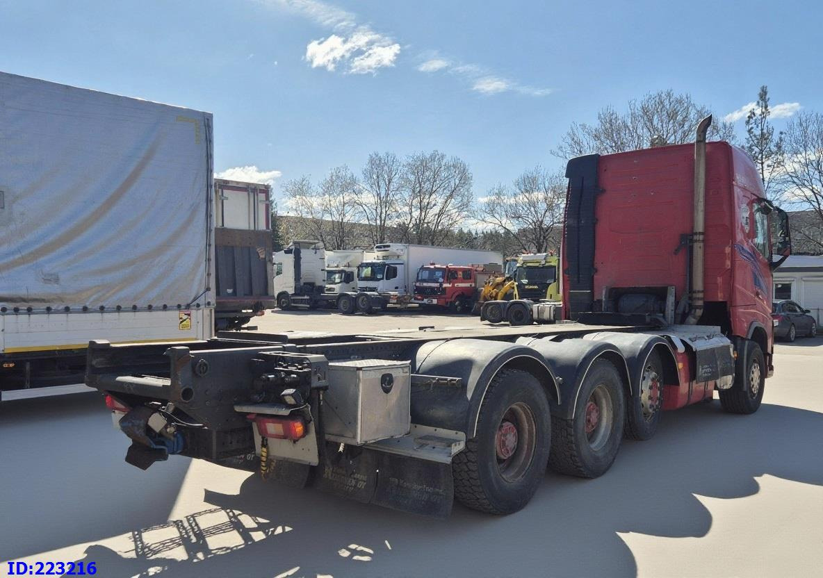 VOLVO FH16 700HP 8X4 Big axle - Caminhão chassi: foto 5 VOLVO FH16 700HP 8X4 Big axle - Caminhão chassi: foto 5