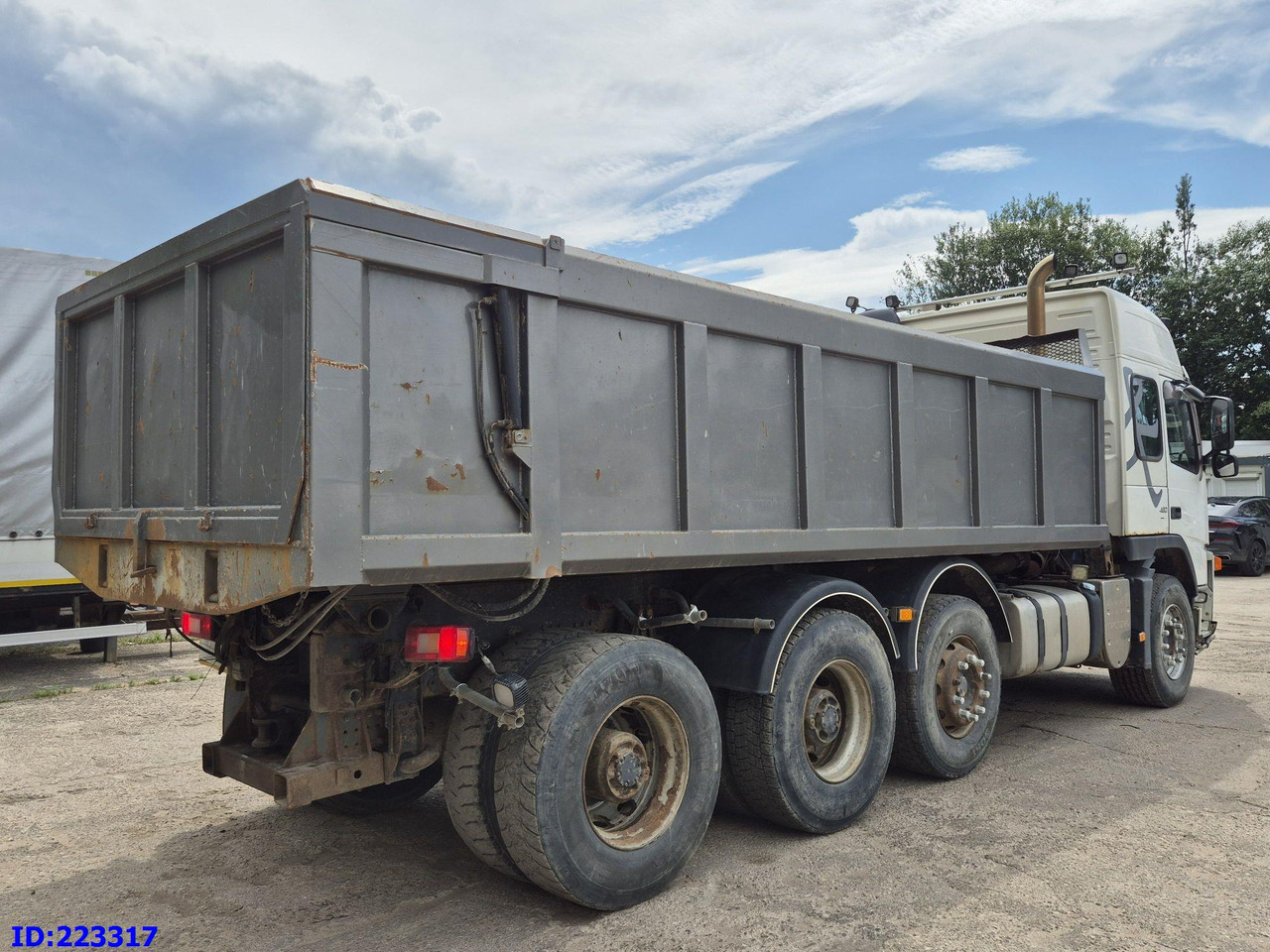 VOLVO FM13 480HP 8x4 (Big axle) - Caminhão basculante: foto 5 VOLVO FM13 480HP 8x4 (Big axle) - Caminhão basculante: foto 5