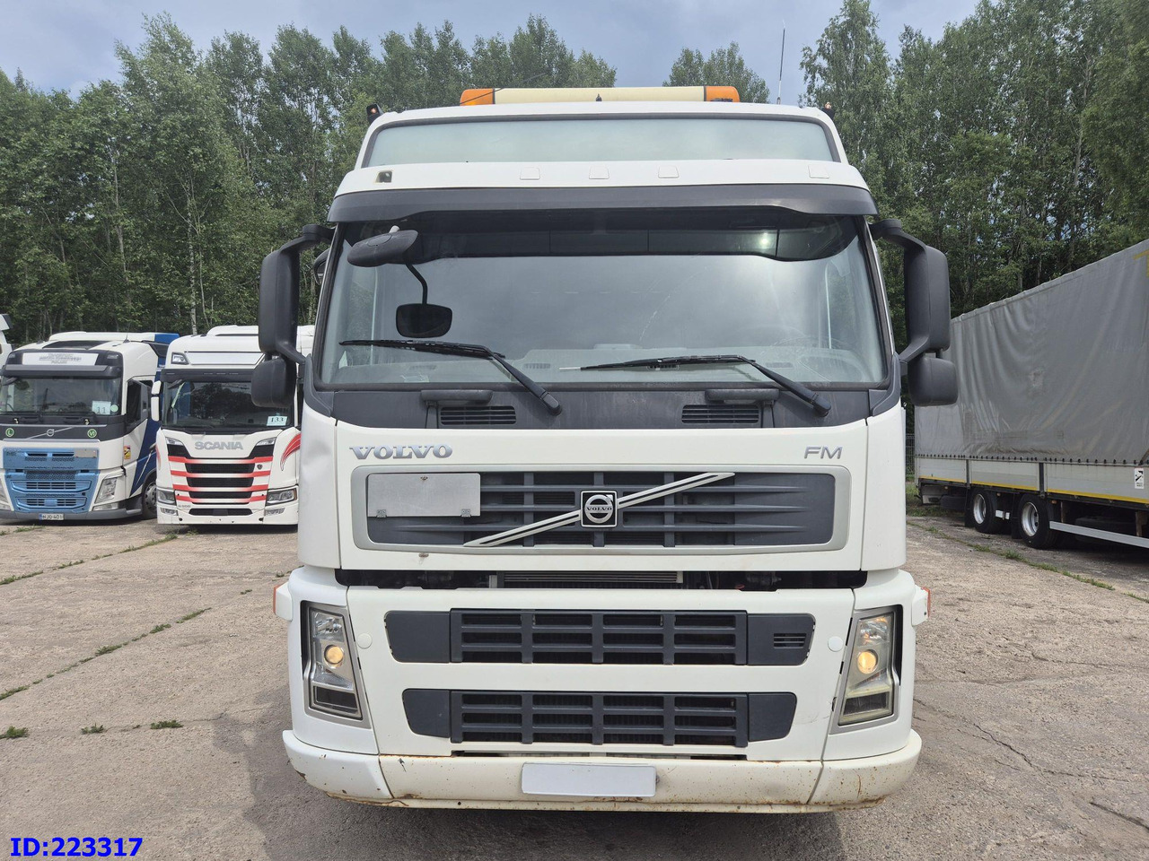 VOLVO FM13 480HP 8x4 (Big axle) - Caminhão basculante: foto 2 VOLVO FM13 480HP 8x4 (Big axle) - Caminhão basculante: foto 2