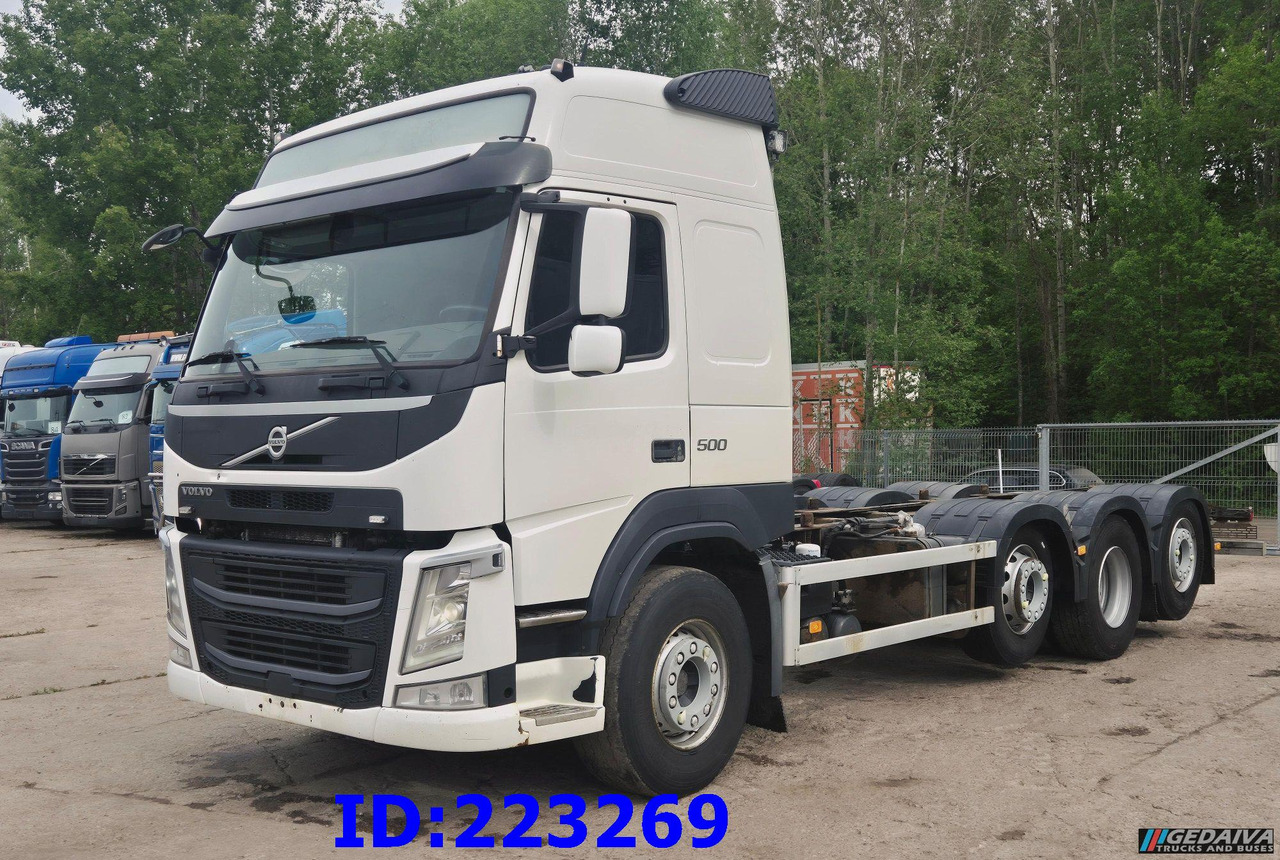 VOLVO FM13 500HP 8x2 (2 steering axels) - Caminhão chassi: foto 1 VOLVO FM13 500HP 8x2 (2 steering axels) - Caminhão chassi: foto 1