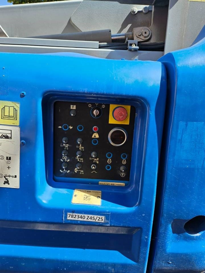 Locação de Genie Z 45/25 J DC  Genie Z 45/25 J DC: foto 9