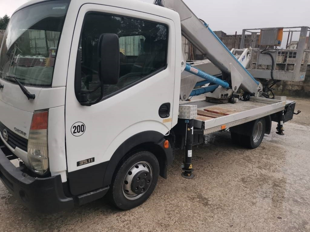 Multitel MX 200 - Caminhão com plataforma aérea: foto 4 Multitel MX 200 - Caminhão com plataforma aérea: foto 4