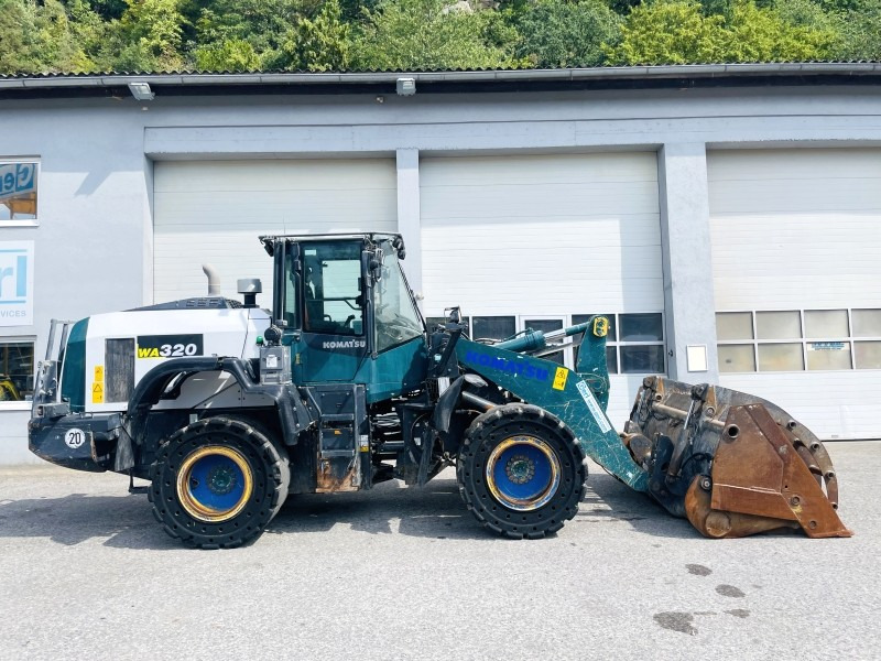 Komatsu WA320-8 (3661) - Carregadeira de rodas: foto 2 Komatsu WA320-8 (3661) - Carregadeira de rodas: foto 2