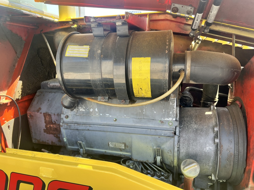 Motoniveladora O&K – New Holland F 106 A (111601): foto 10