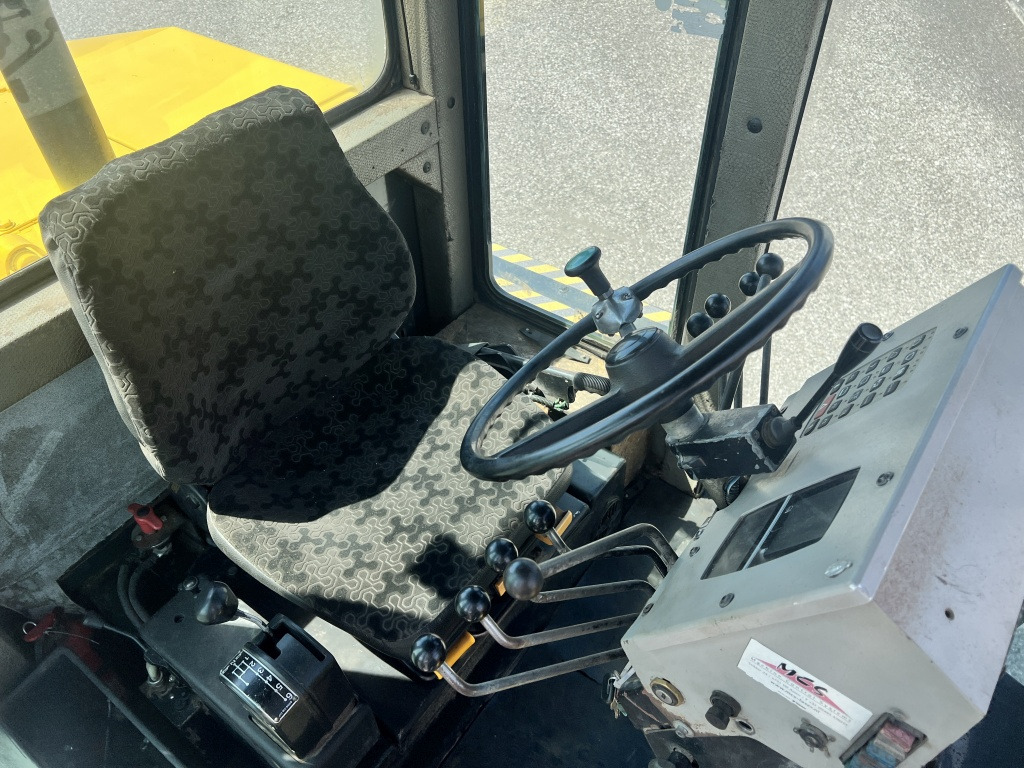 Motoniveladora O&K – New Holland F 106 A (111601): foto 8