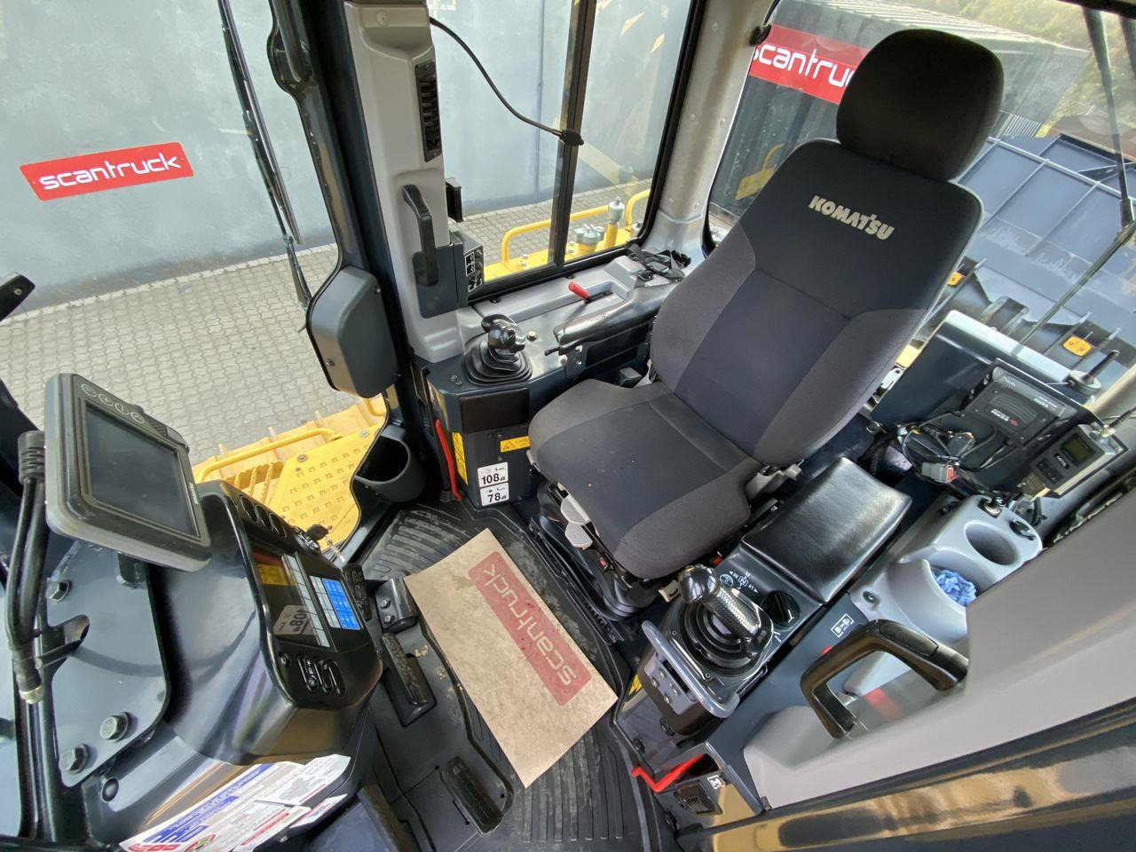 Komatsu D65PXI-18EO - Buldôzer: foto 3 Komatsu D65PXI-18EO - Buldôzer: foto 3