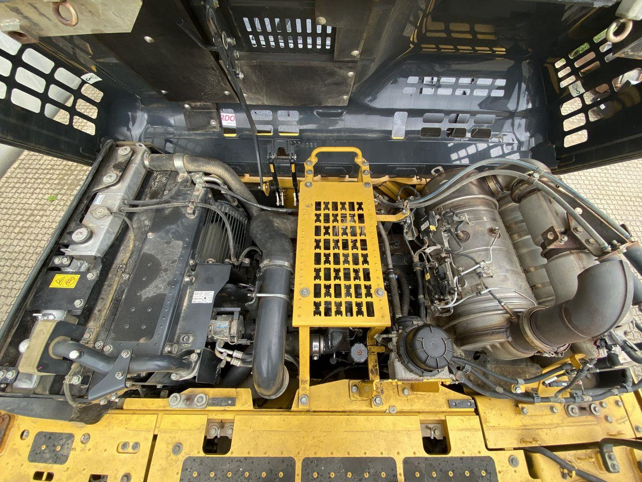 Escavadora de rastos Komatsu HB365LC-3: foto 8