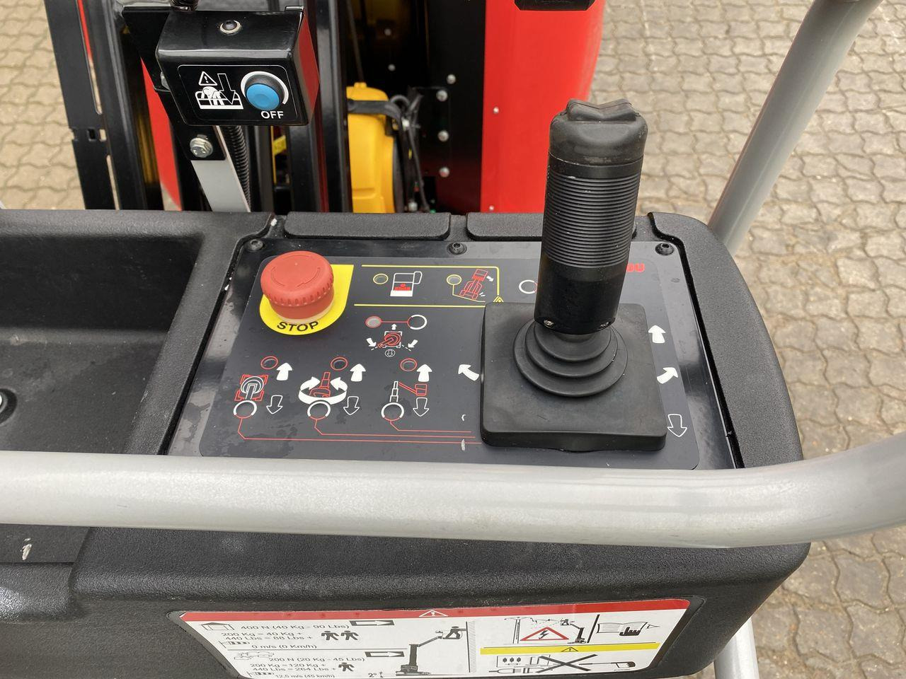 Manitou 100VJR - Plataforma de mastro vertical: foto 3 Manitou 100VJR - Plataforma de mastro vertical: foto 3