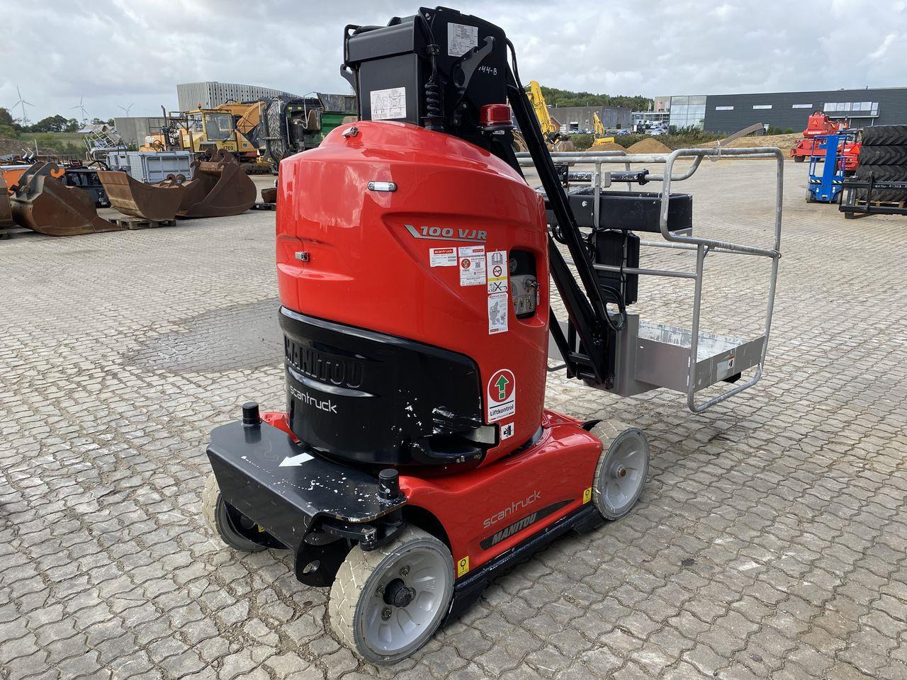 Manitou 100VJR - Plataforma de mastro vertical: foto 4 Manitou 100VJR - Plataforma de mastro vertical: foto 4