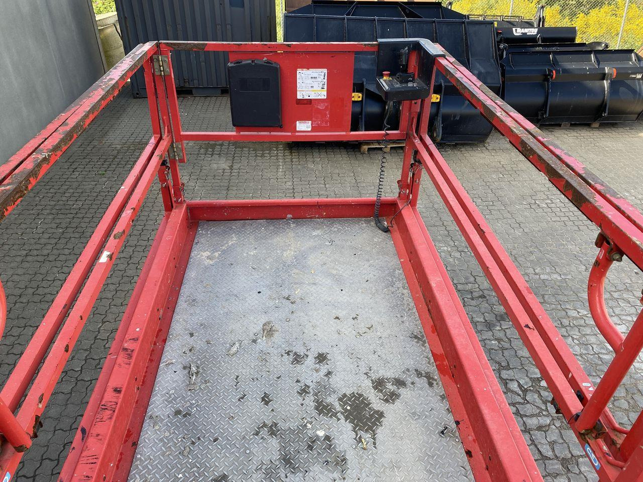 Manitou 120SC - Plataforma de Tijera/ Plataforma de tesoura: foto 3 Manitou 120SC - Plataforma de Tijera/ Plataforma de tesoura: foto 3