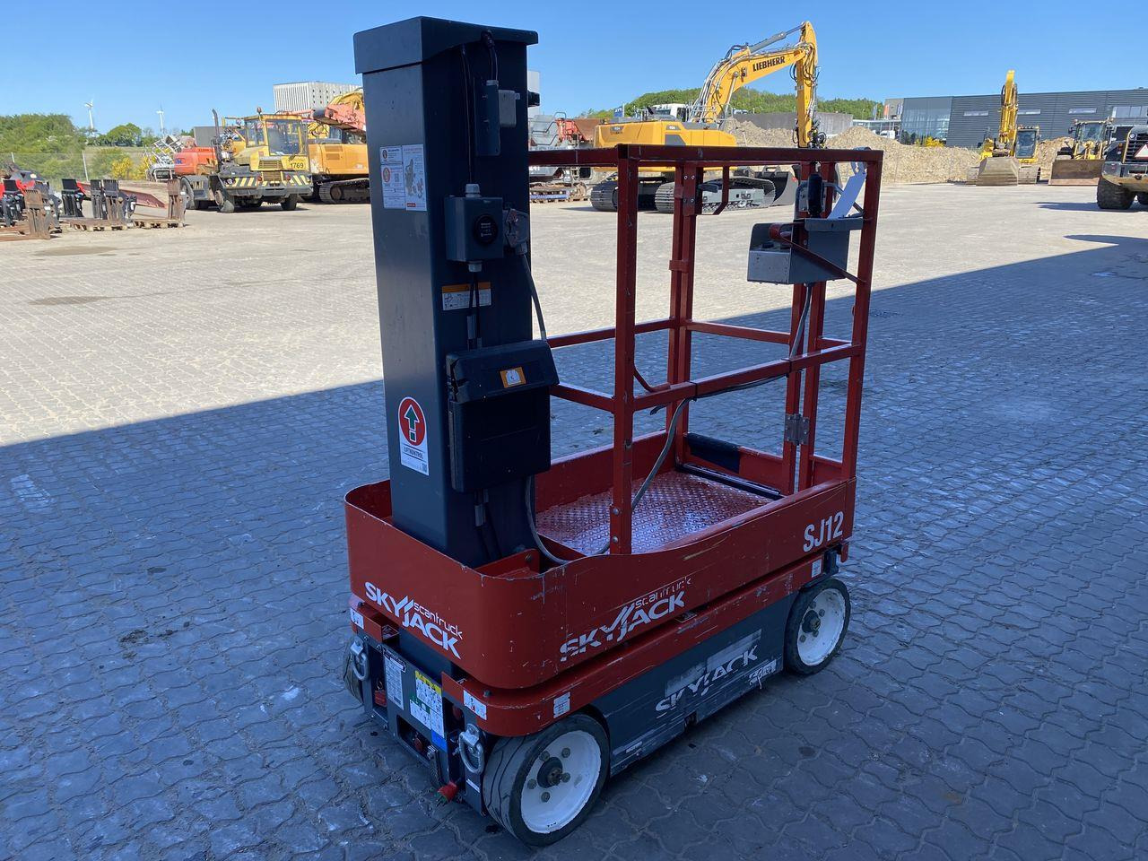 Skyjack SJ12 - Plataforma de mastro vertical: foto 4 Skyjack SJ12 - Plataforma de mastro vertical: foto 4
