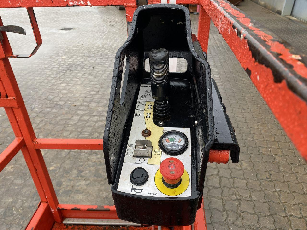 Skyjack SJ16 - Plataforma de mastro vertical: foto 3 Skyjack SJ16 - Plataforma de mastro vertical: foto 3