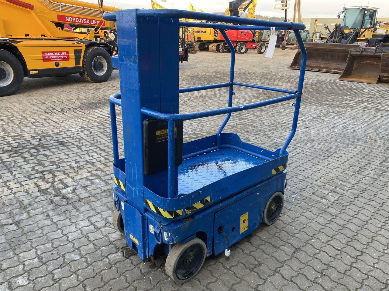 Snorkel TM12 - Plataforma de mastro vertical: foto 4 Snorkel TM12 - Plataforma de mastro vertical: foto 4