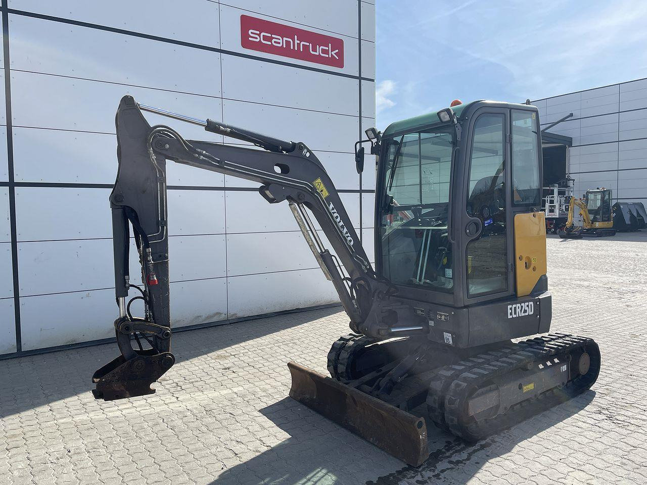 Volvo ECR25 - Mini escavadeira: foto 1 Volvo ECR25 - Mini escavadeira: foto 1