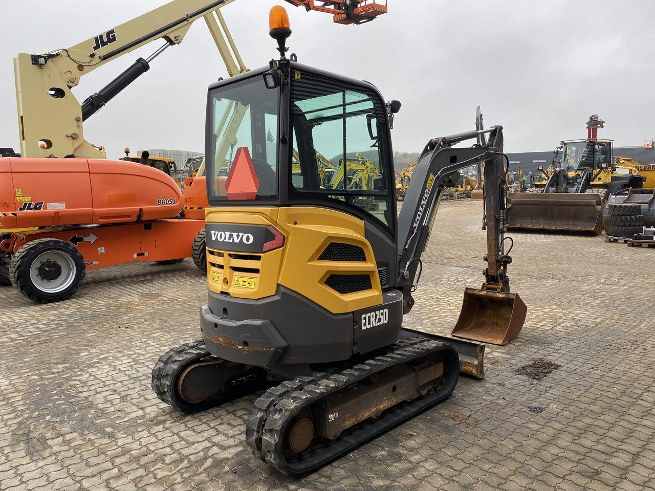 Volvo ECR25 - Mini escavadeira: foto 4 Volvo ECR25 - Mini escavadeira: foto 4