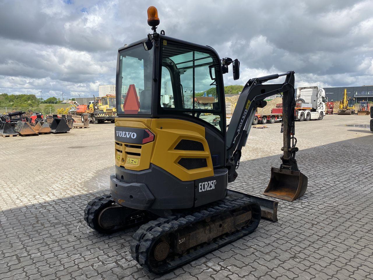 Volvo ECR25 - Mini escavadeira: foto 4 Volvo ECR25 - Mini escavadeira: foto 4