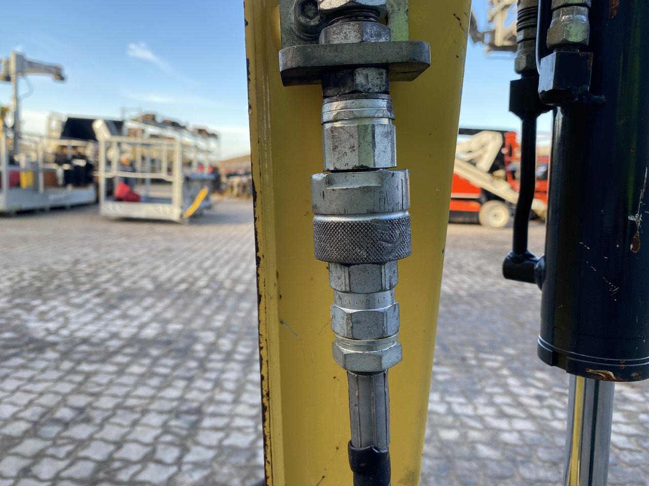 Mini escavadeira Yanmar VIO12: foto 10