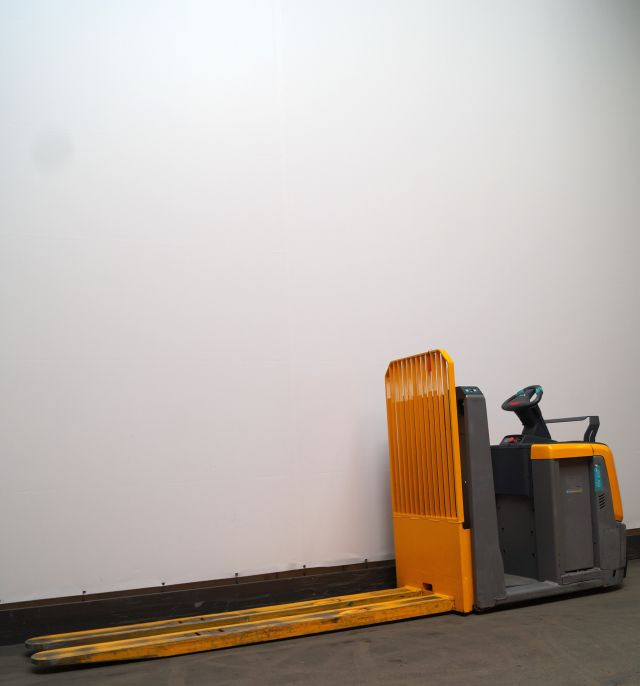 Jungheinrich ECE320 - Order-picker: foto 1 Jungheinrich ECE320 - Order-picker: foto 1