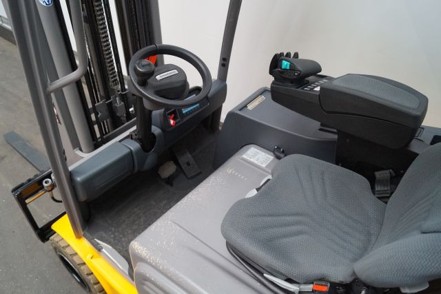 Jungheinrich EFG220 - Empilhadeira elétrica: foto 3 Jungheinrich EFG220 - Empilhadeira elétrica: foto 3