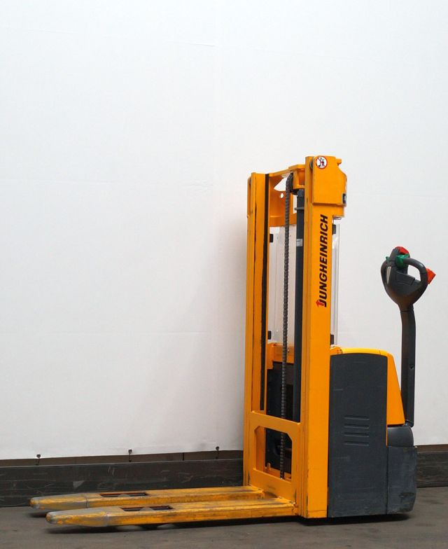 Stacker Jungheinrich EJC110: foto 1