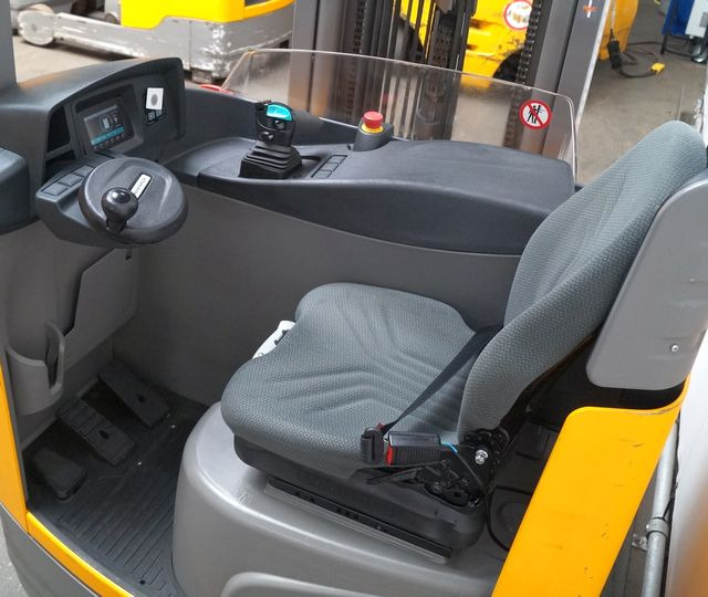 Jungheinrich ETV214 - Empilhador retráctil: foto 3 Jungheinrich ETV214 - Empilhador retráctil: foto 3