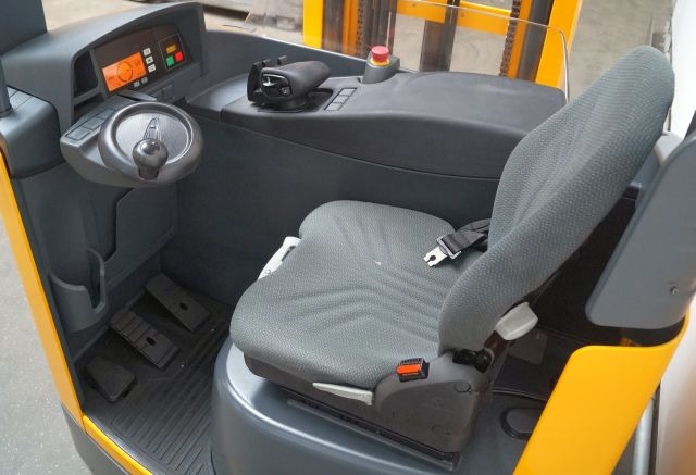 Jungheinrich ETV214 - Empilhador retráctil: foto 3 Jungheinrich ETV214 - Empilhador retráctil: foto 3