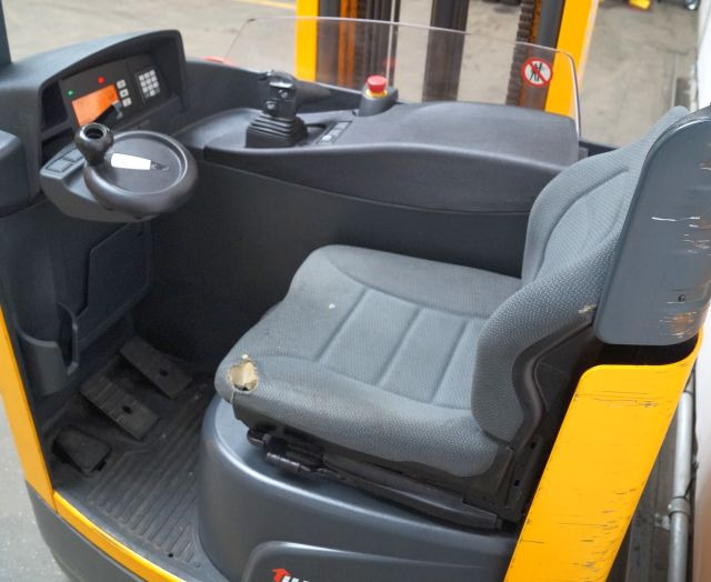 Jungheinrich ETV214 - Empilhador retráctil: foto 3 Jungheinrich ETV214 - Empilhador retráctil: foto 3