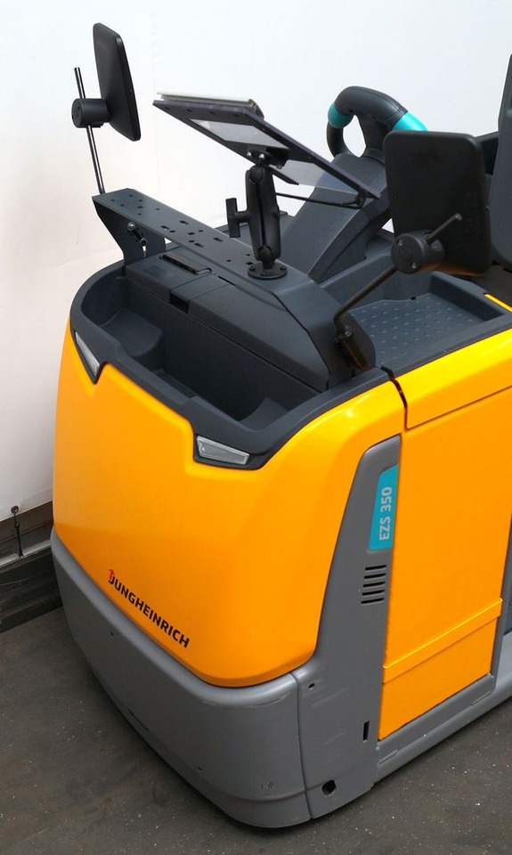Jungheinrich EZS350 - Trator elétrics: foto 3 Jungheinrich EZS350 - Trator elétrics: foto 3