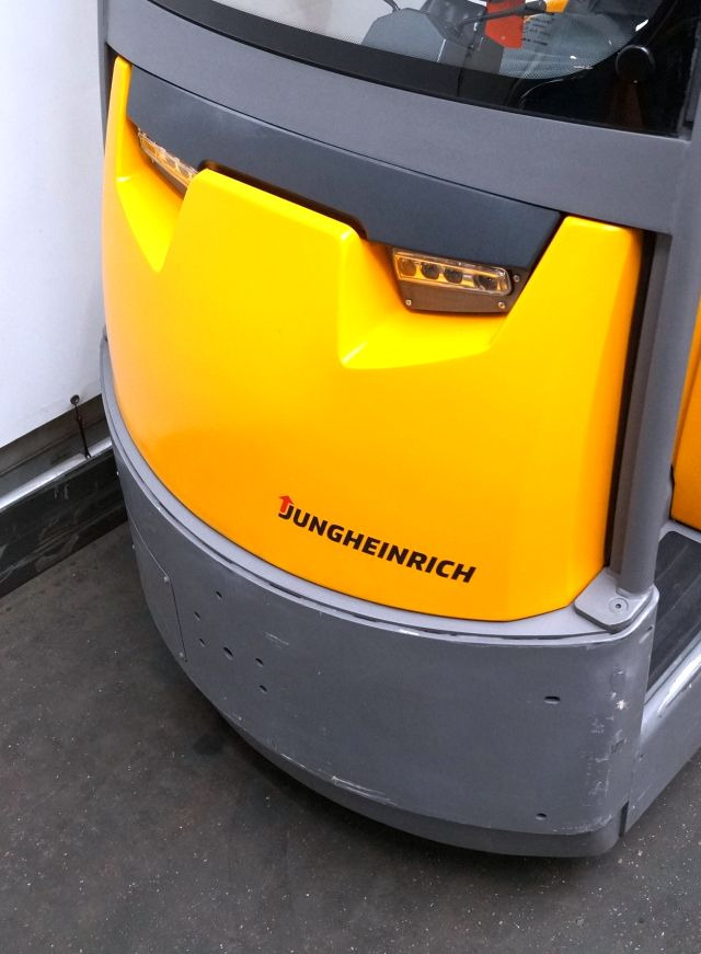 Jungheinrich EZS570 - Trator elétrics: foto 3 Jungheinrich EZS570 - Trator elétrics: foto 3