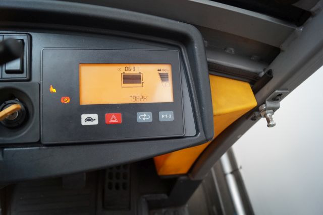 Jungheinrich EZS570 - Trator elétrics: foto 4 Jungheinrich EZS570 - Trator elétrics: foto 4