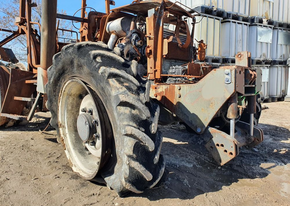 Claas Ares Renault 556 wał blok silnik głowica most zwolnica skrzynia - Caixa de câmbio de Máquina agrícola: foto 2 Claas Ares Renault 556 wał blok silnik głowica most zwolnica skrzynia - Caixa de câmbio de Máquina agrícola: foto 2