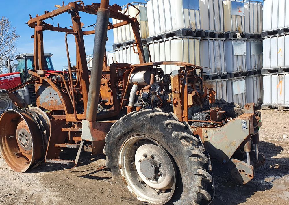 Claas Ares Renault 556 wał blok silnik głowica most zwolnica skrzynia - Caixa de câmbio de Máquina agrícola: foto 1 Claas Ares Renault 556 wał blok silnik głowica most zwolnica skrzynia - Caixa de câmbio de Máquina agrícola: foto 1