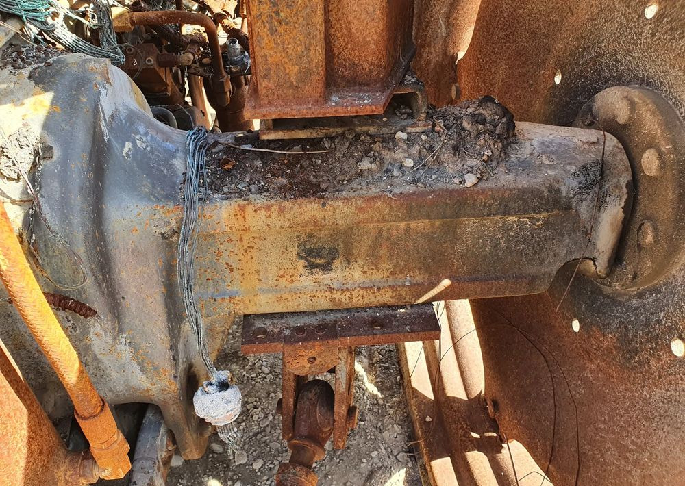 Claas Ares Renault 556 wał blok silnik głowica most zwolnica skrzynia - Caixa de câmbio de Máquina agrícola: foto 5 Claas Ares Renault 556 wał blok silnik głowica most zwolnica skrzynia - Caixa de câmbio de Máquina agrícola: foto 5