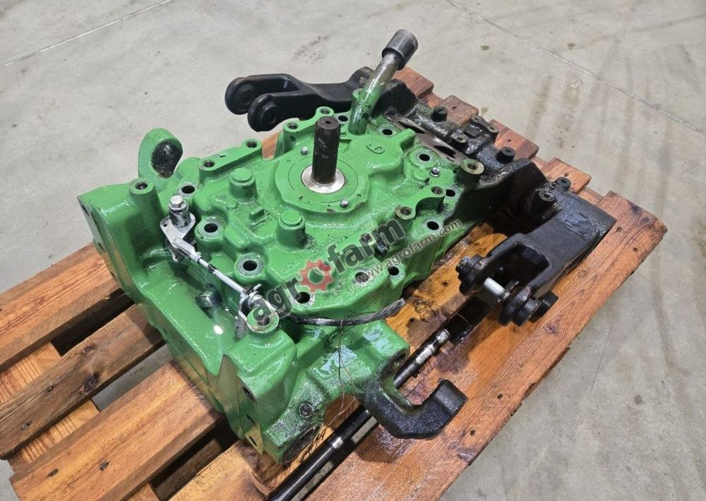 Obudowa WOM, podnośnik, John Deere 5125R, 5130R - Hidráulica: foto 1 Obudowa WOM, podnośnik, John Deere 5125R, 5130R - Hidráulica: foto 1