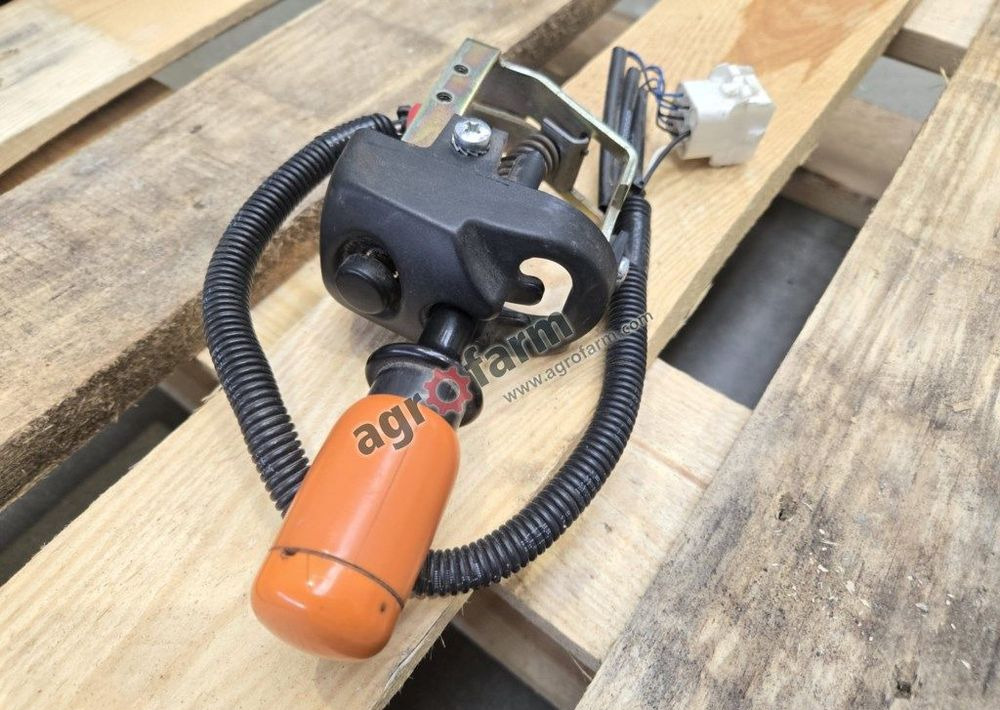 Przełącznik rewersu Valtra T171, T181, T191, 8550 - Sistema elétrico: foto 2 Przełącznik rewersu Valtra T171, T181, T191, 8550 - Sistema elétrico: foto 2