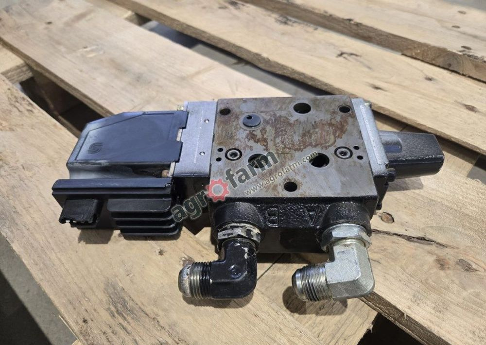 Zawór hydrauliczny PVG32, Valtra T171, T181, T191 - Hidráulica: foto 1 Zawór hydrauliczny PVG32, Valtra T171, T181, T191 - Hidráulica: foto 1