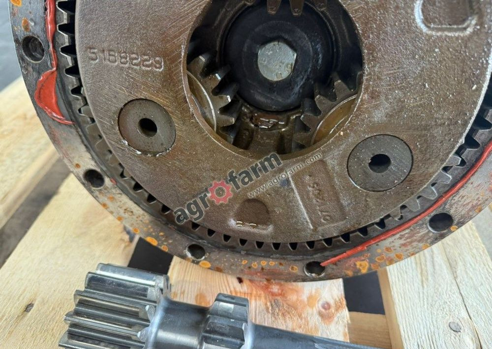 Zwolnica tylna RH, New Holland TN70VA - Transmissão: foto 2 Zwolnica tylna RH, New Holland TN70VA - Transmissão: foto 2