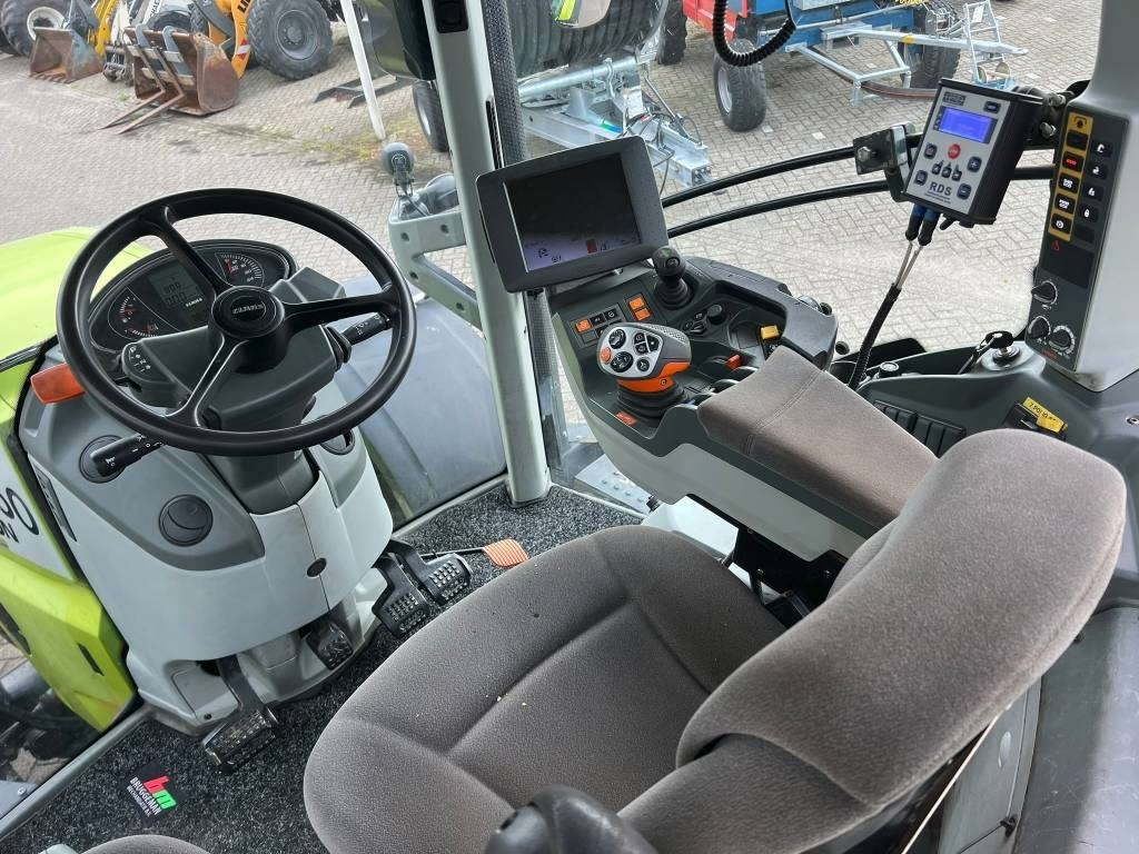 Trator Claas Axion 810 Cmatic: foto 9