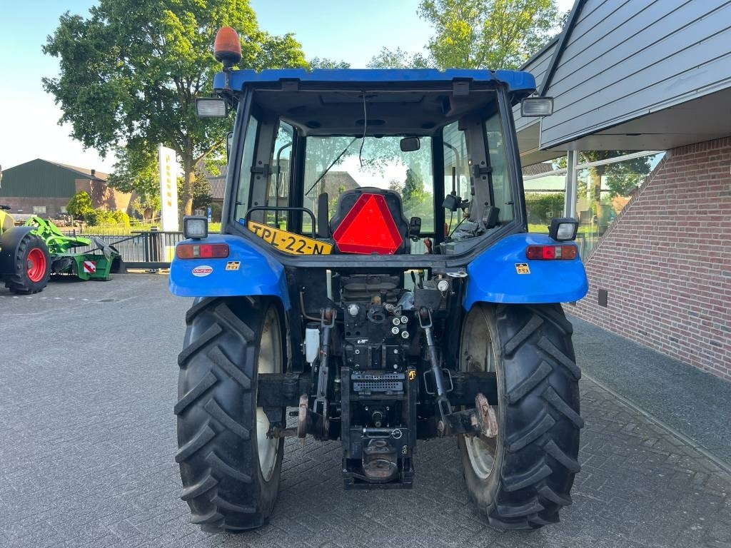 New Holland TL 90 - Trator: foto 4 New Holland TL 90 - Trator: foto 4
