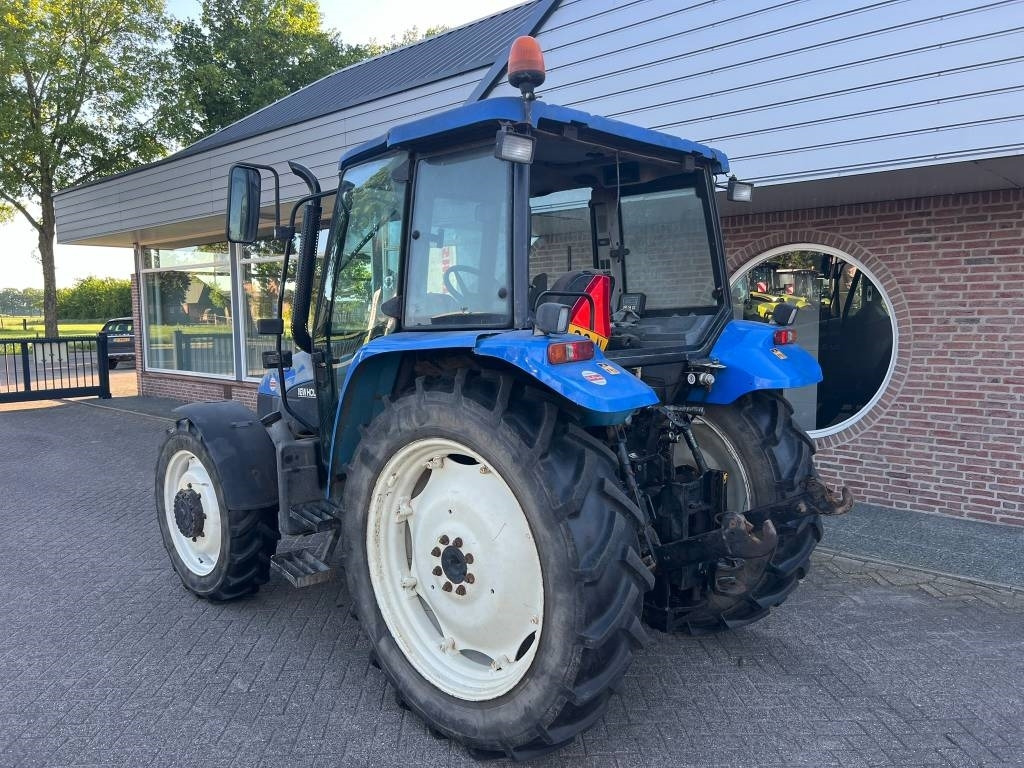 New Holland TL 90 - Trator: foto 3 New Holland TL 90 - Trator: foto 3