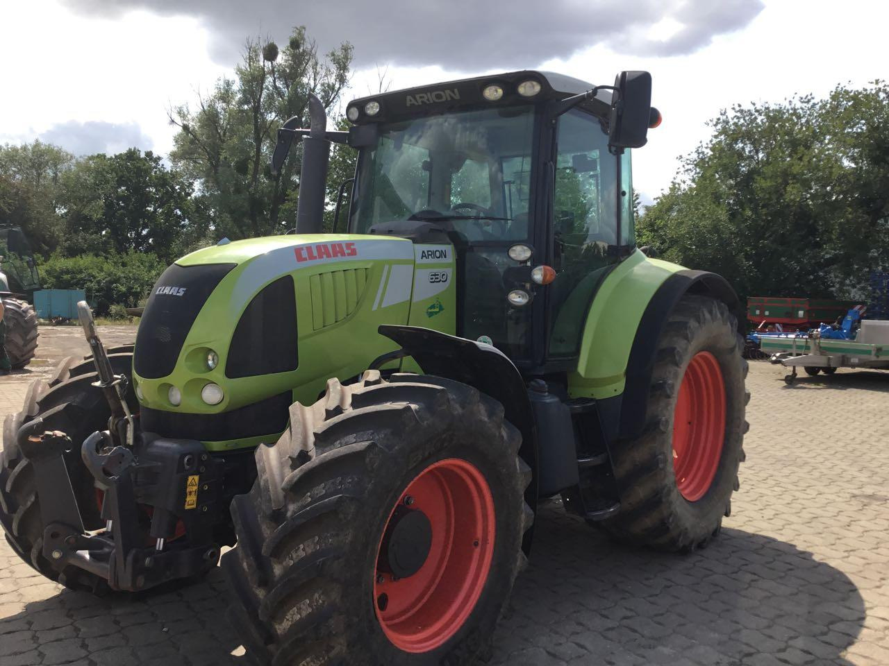 CLAAS Arion 630 - Trator: foto 4 CLAAS Arion 630 - Trator: foto 4