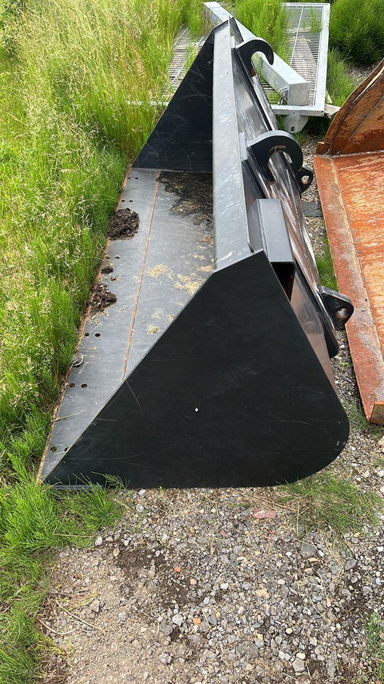 JCB Schaufel - Balde para carregadeiras: foto 2 JCB Schaufel - Balde para carregadeiras: foto 2